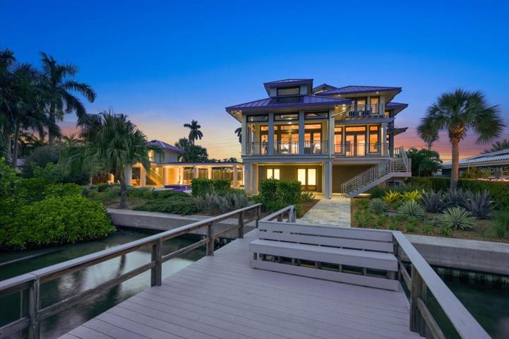 Your new Waterfront Home! Look at this amazing LED lighting design that creates a spectacular looking home.