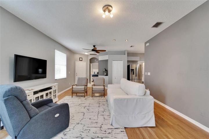 Home features split plan.