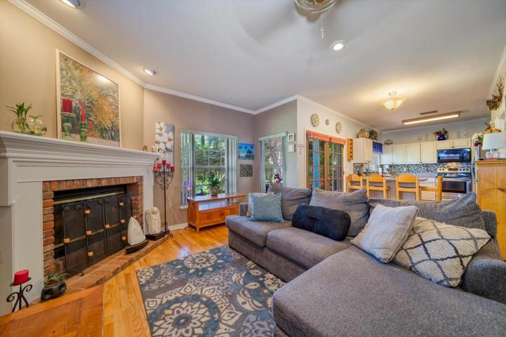 Family room - Kitchen combination!