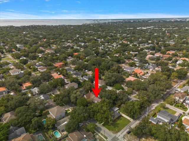 Centrally located to all amenities South Tampa has to offer!
