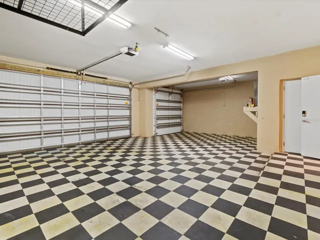 3 car garage