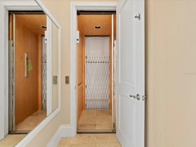Elevator to all levels