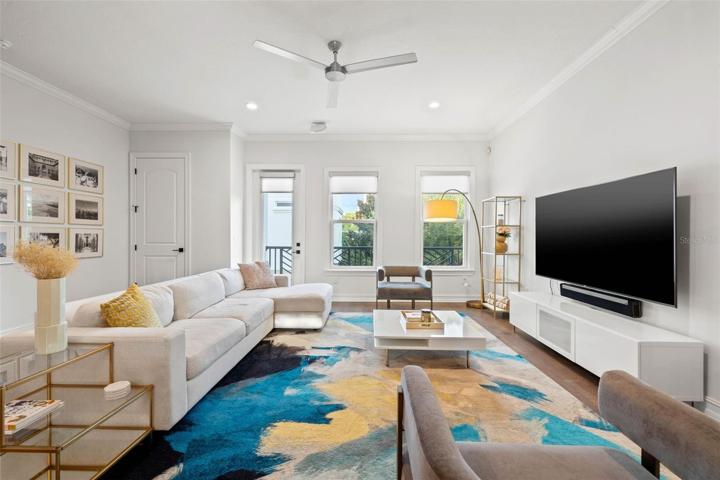 7.Plenty of window for natural light