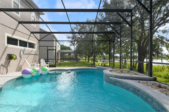 A water view while enjoying your own water.......nothing beats this!