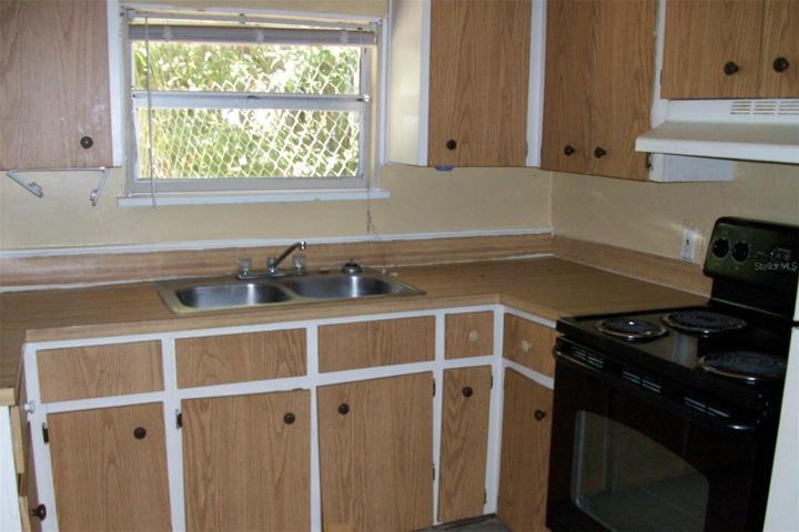 C unit kitchen