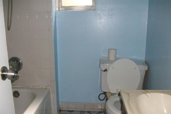 C unit bathroom