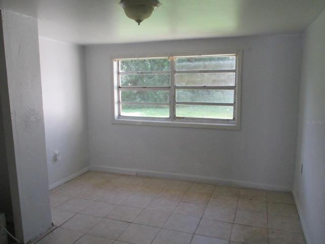 B unit bedroom