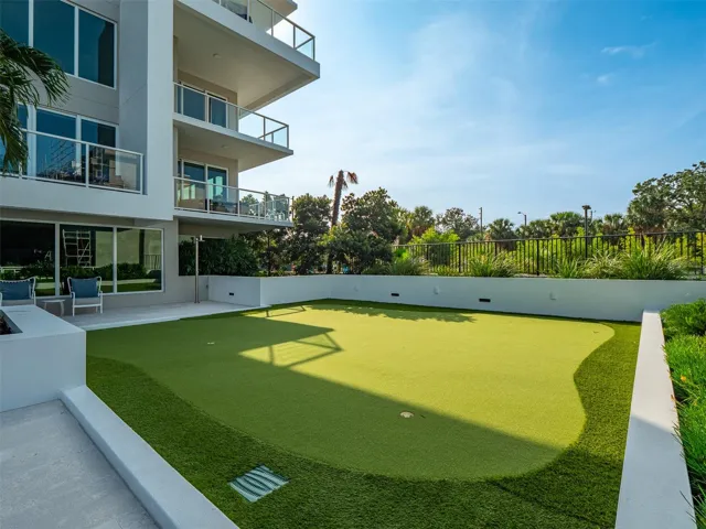 Putting green