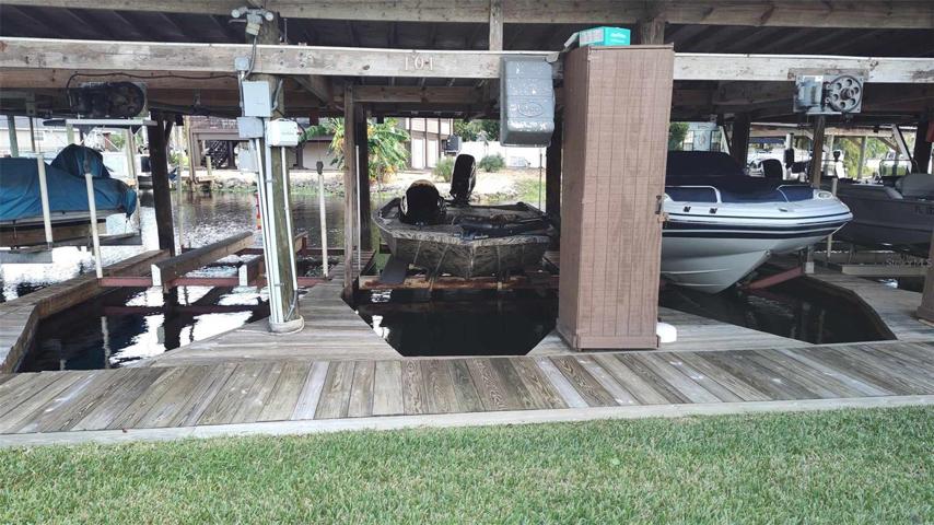 Private Boat Lift