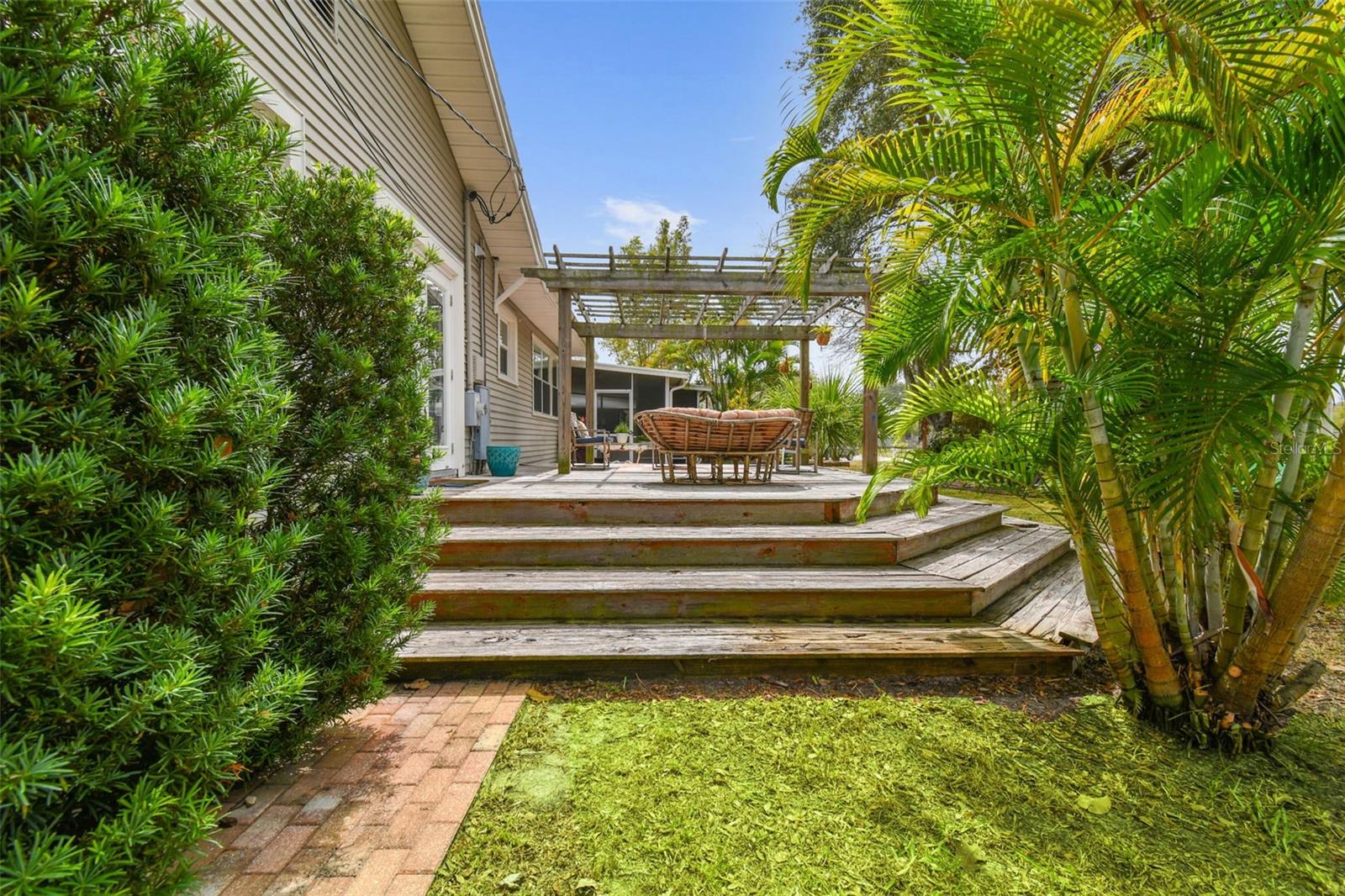 Deck - side view.