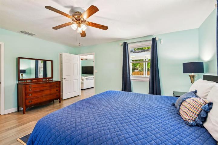 13'x16' primary bedroom