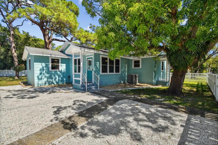 Double lot with mango tree