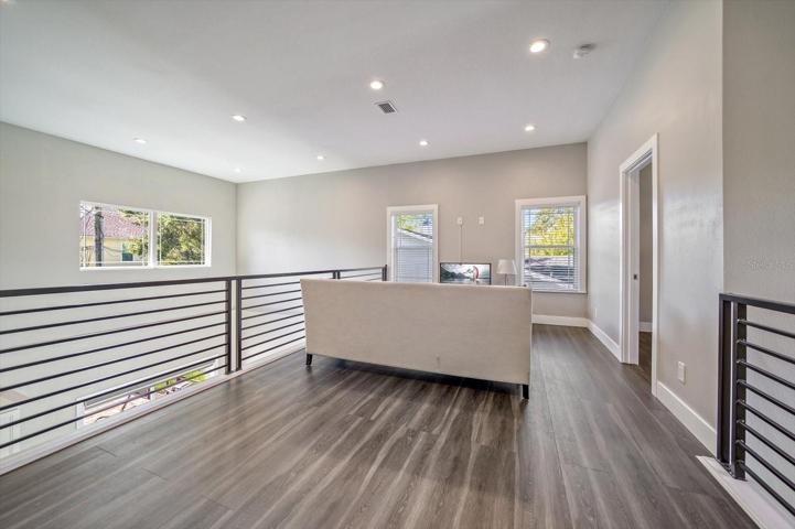 Bonus Loft (Second Floor)
