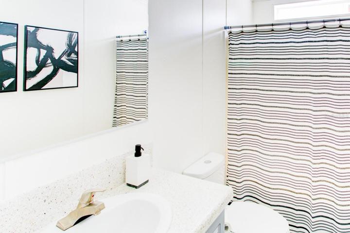 Hall bathroom.