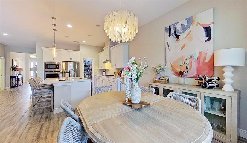 Kitchen eating area