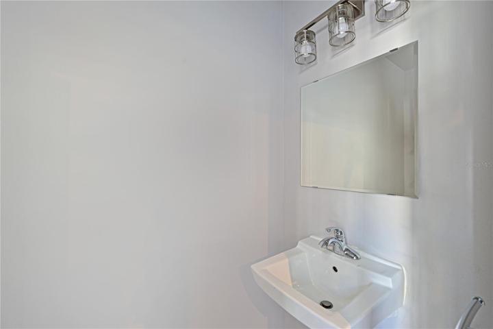 1/2 bath