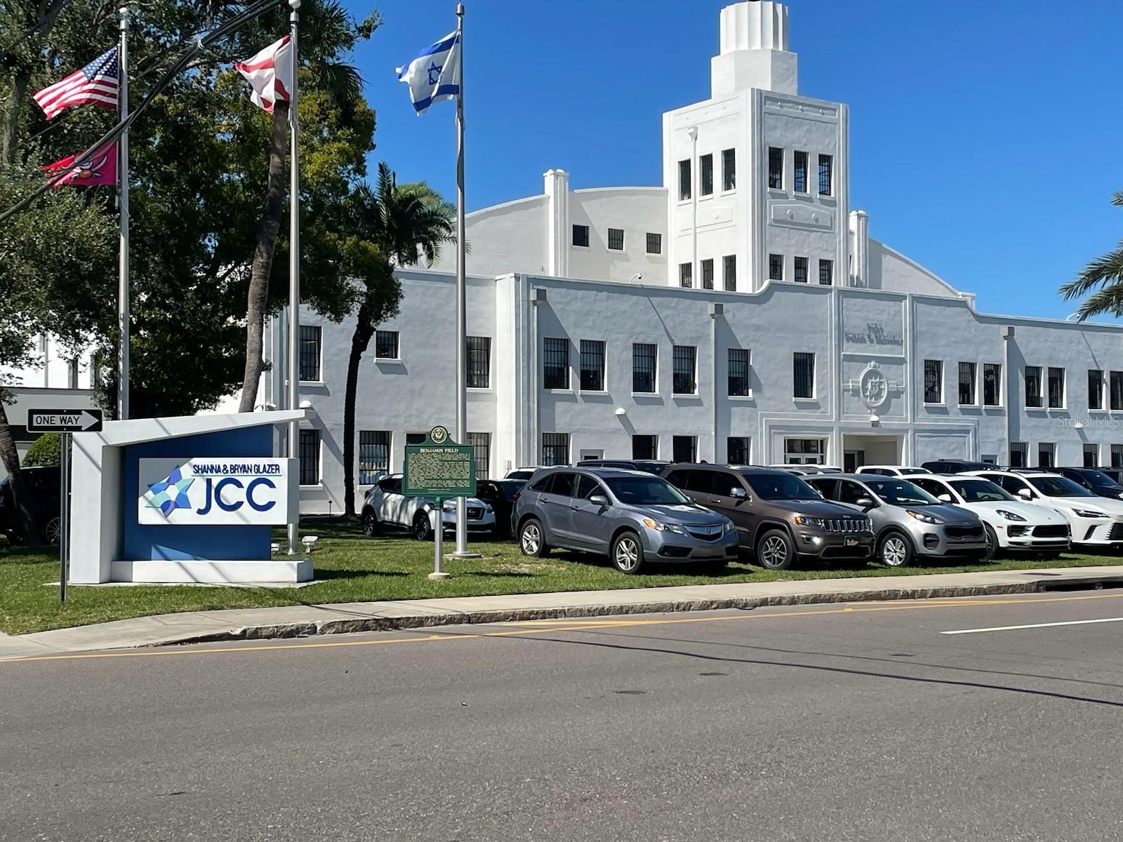 Bryan Glazer JCC- offers gym memberships