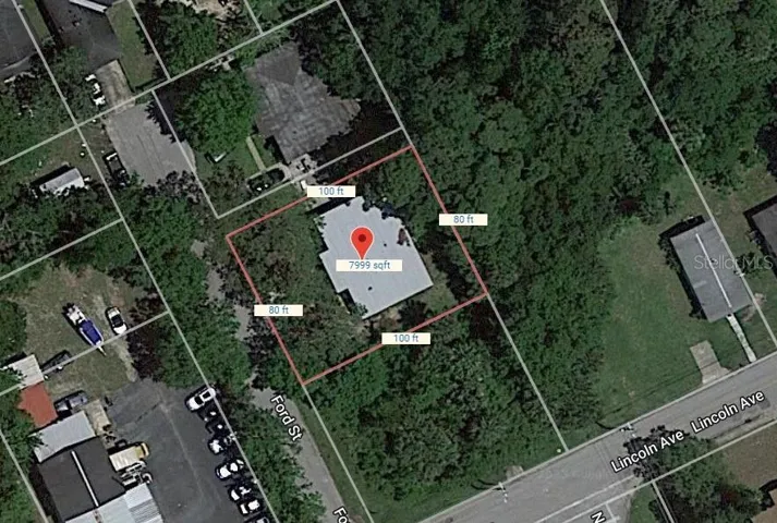 Large lot with plenty of Privacy