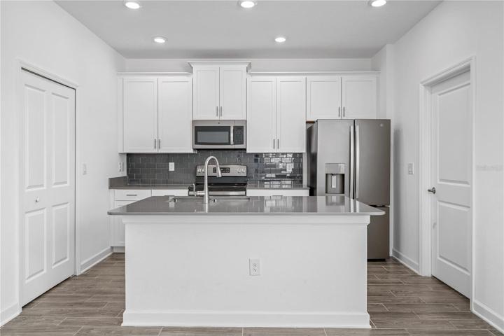 Beautiful quartz island and countertops