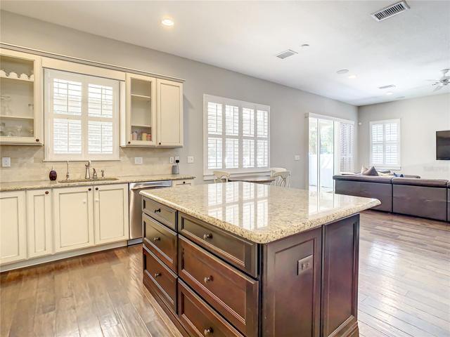 Kitchen - Family Room