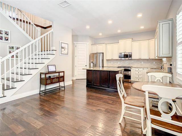 Kitchen - Family Room