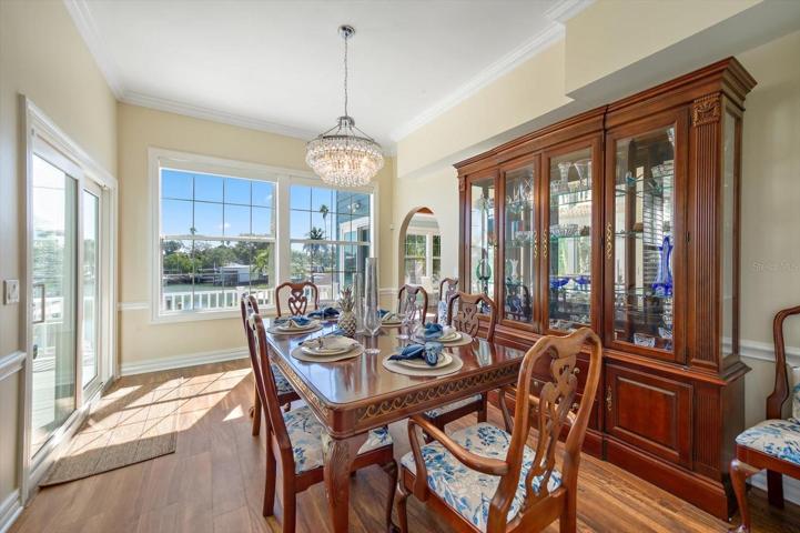Dine in style and appreciate the views!