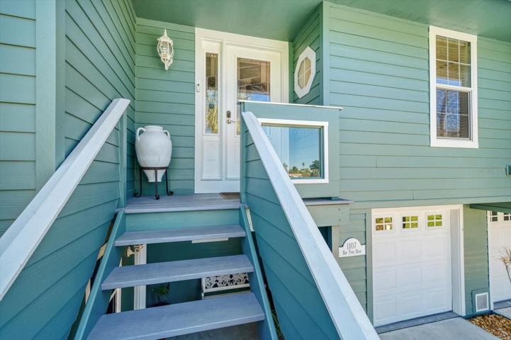 Attractive entry to main living level.