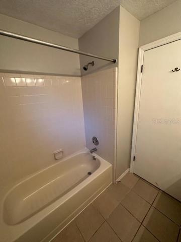 Bath 2 Tub