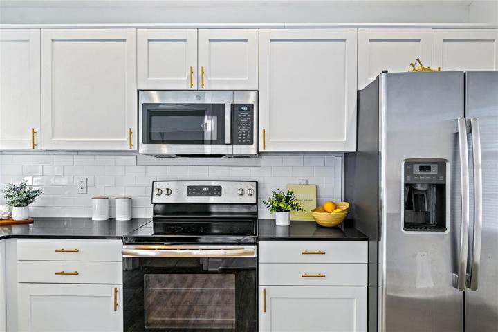 Brand NEW Kitchen