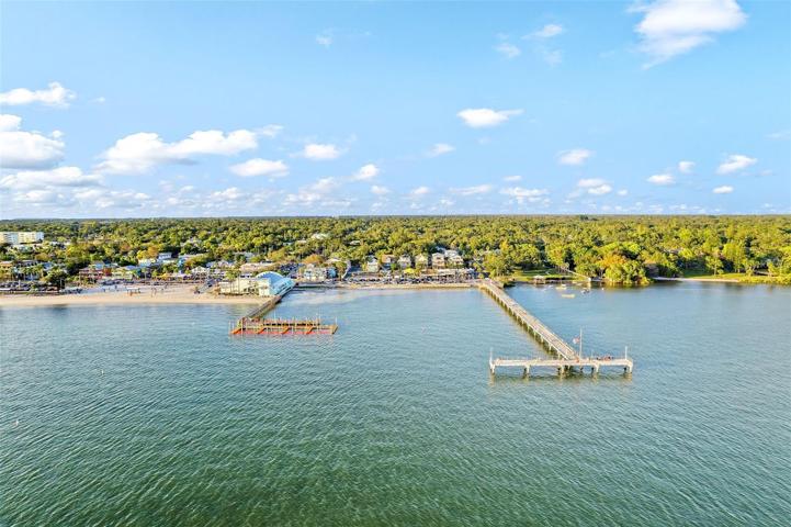DT Gulfport and waterfront