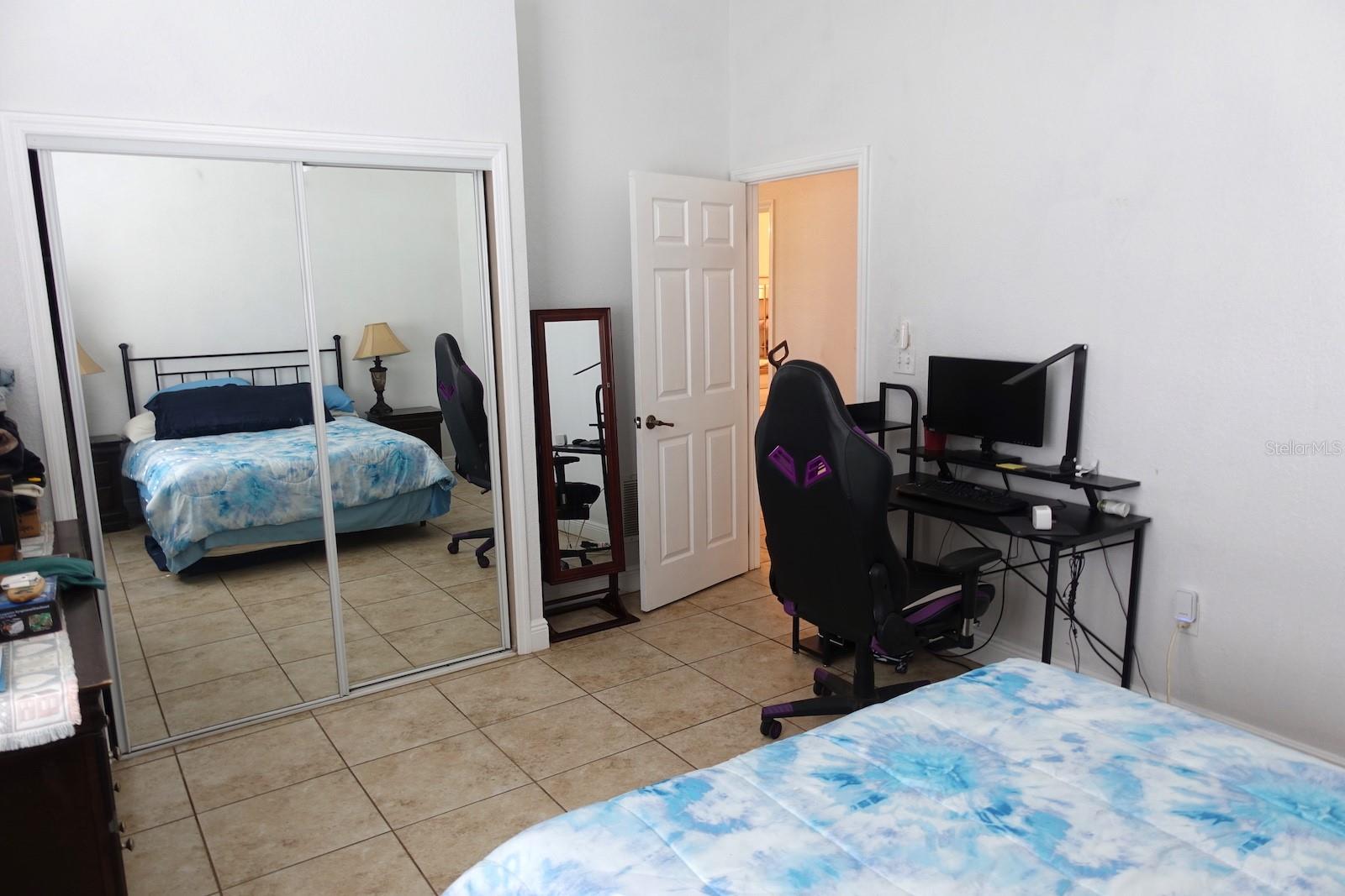 BEDROOM 2