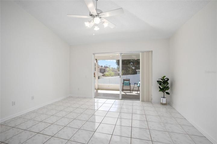 Family Room overlooking screened lanai