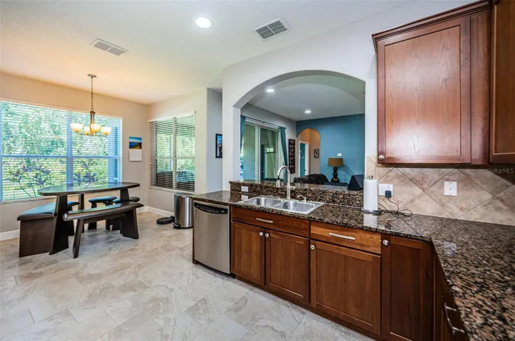 Kitchen/Breakfast Area
