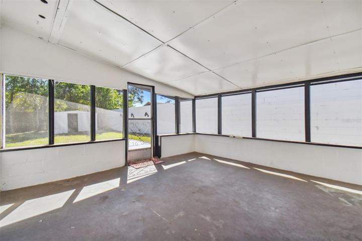 Screened in rear porch.