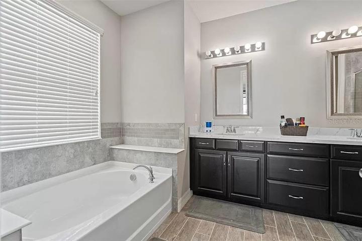 MASTEER BATHROOM
