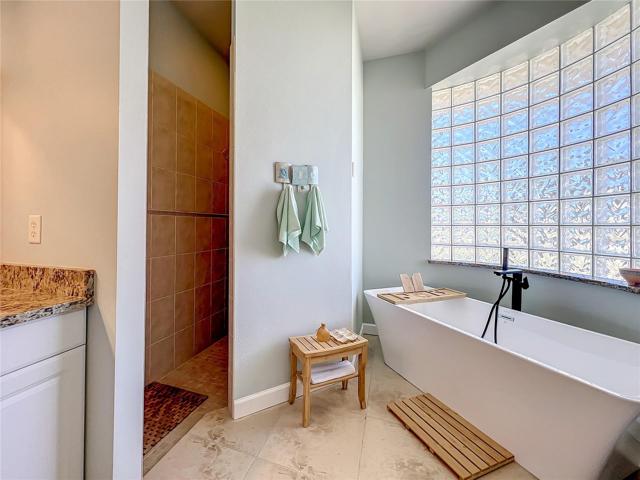 Freestanding brand new modern tub