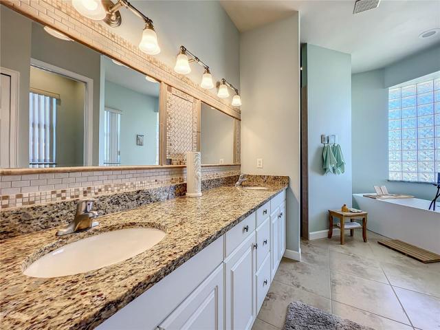 Dual Vanity Master bath