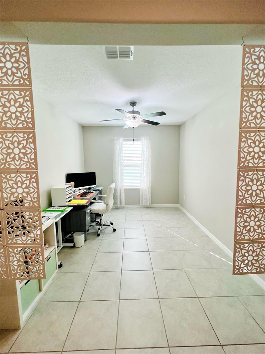 Extra room Downstairs