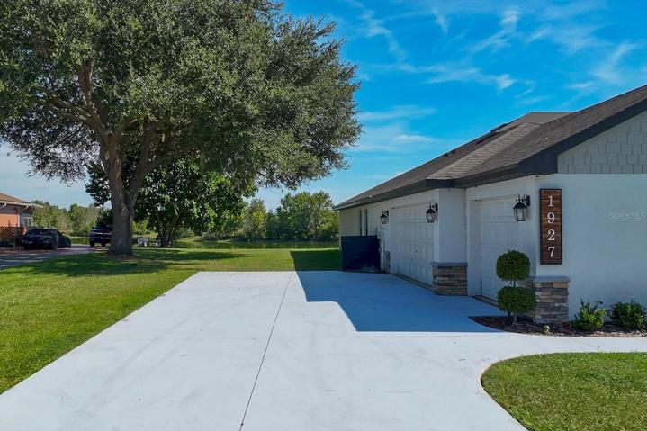 Driveway/Garage