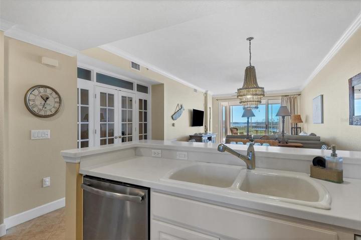 Kitchen with Water View!
