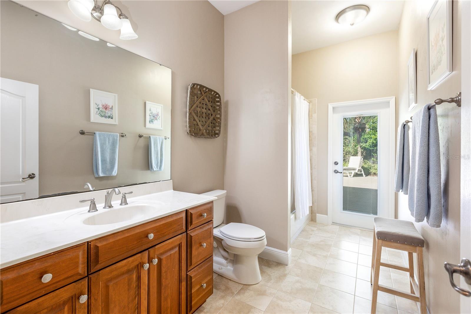 Hall/Cabana bathroom