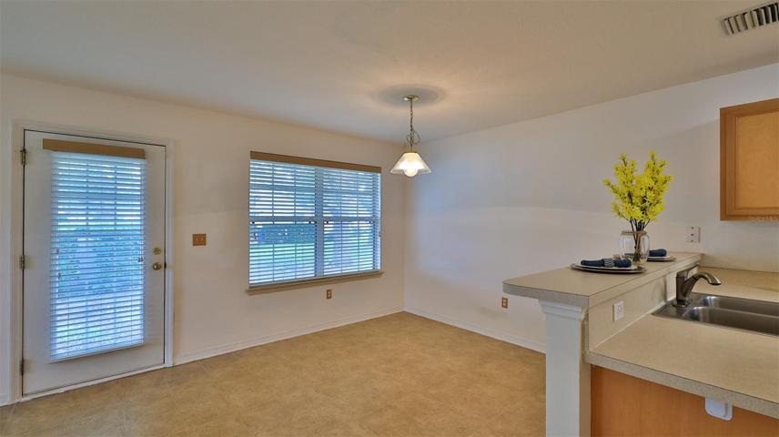 Eat in Kitchen Area with Breakfast Counter!