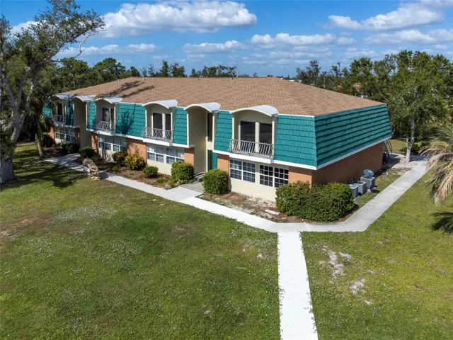 Clean and neat, 2 bedroom, 2 bath condo in Rotonda West