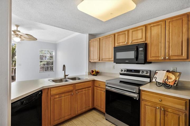 Kitchen Lots of Counter Space