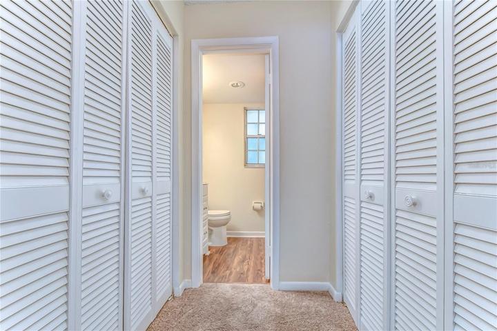 2nd bedroom with En-suite and 1 walk in closet with 2 additional closets.
