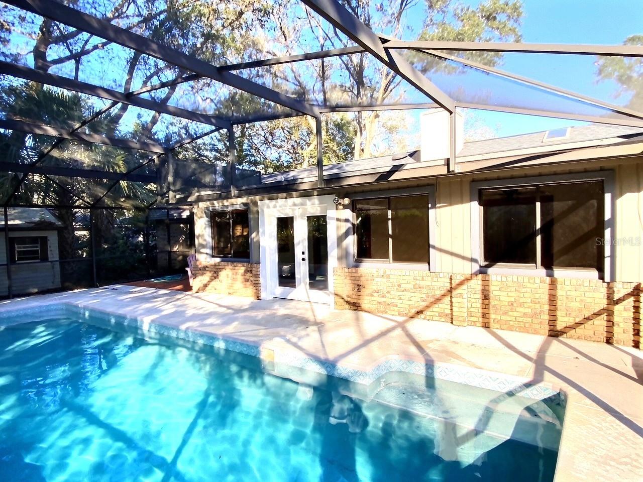 Screened in Pool