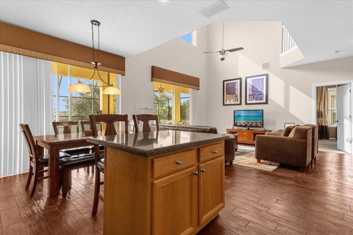 Eat in kitchen