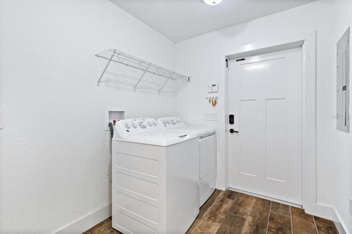 Mud/Laundry Room