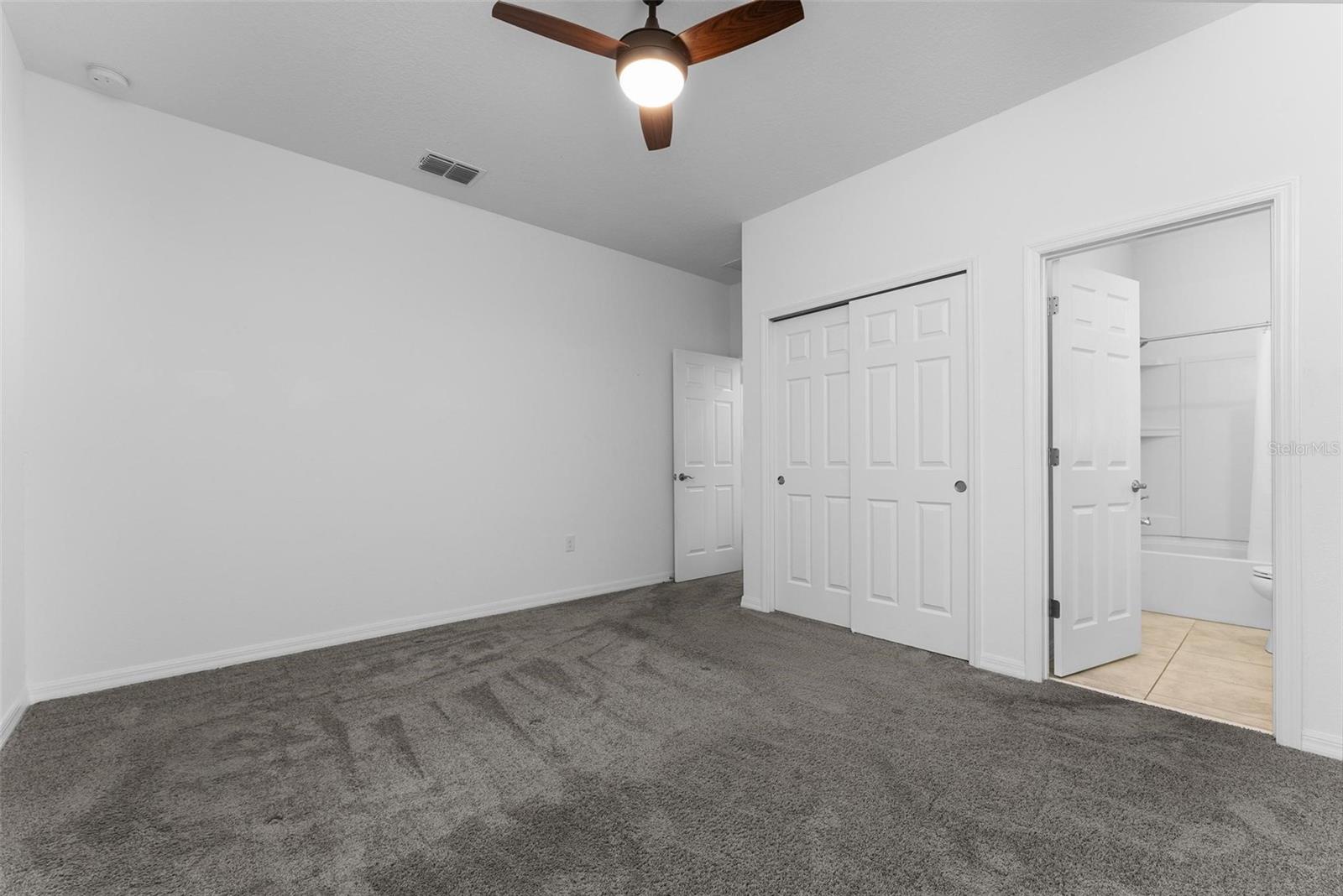 Bedroom 4 w. ensuite bathroom