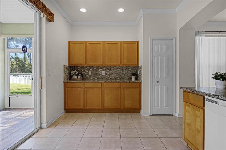 Extra storage cabinetry or coffee bar in Kitchen area